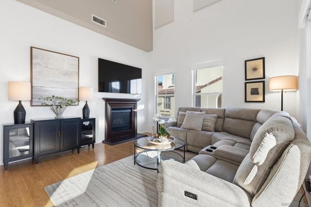 2702 Piantino Cir, San Diego, CA 92108