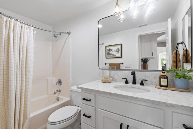 2702 Piantino Cir, San Diego, CA 92108