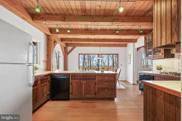 16633 WOODCHASE LN, Round Hill, VA 20141