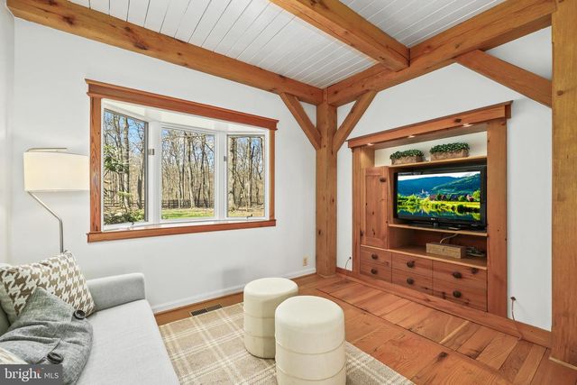 16633 WOODCHASE LN, Round Hill, VA 20141