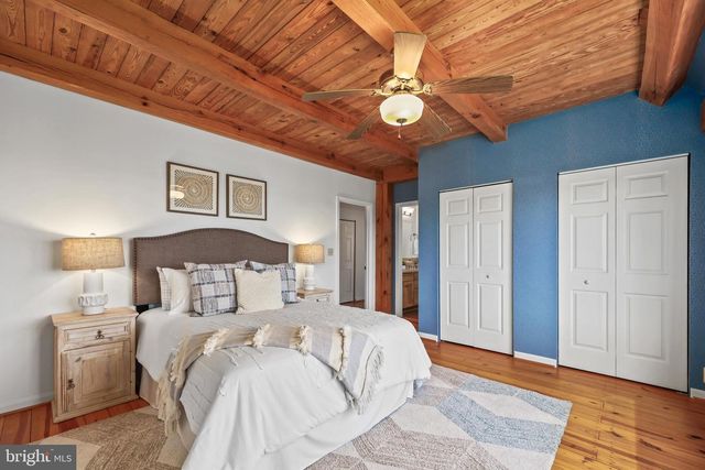 16633 WOODCHASE LN, Round Hill, VA 20141