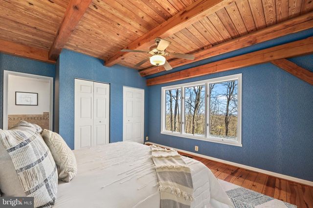 16633 WOODCHASE LN, Round Hill, VA 20141