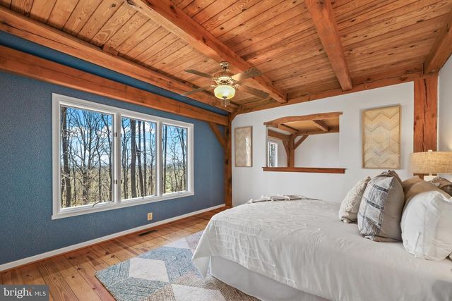16633 WOODCHASE LN, Round Hill, VA 20141