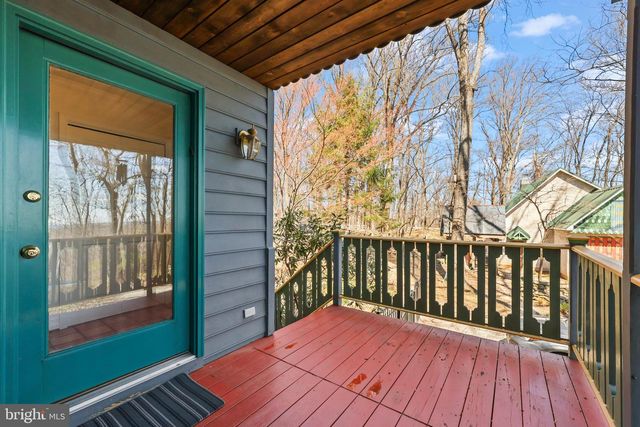16633 WOODCHASE LN, Round Hill, VA 20141