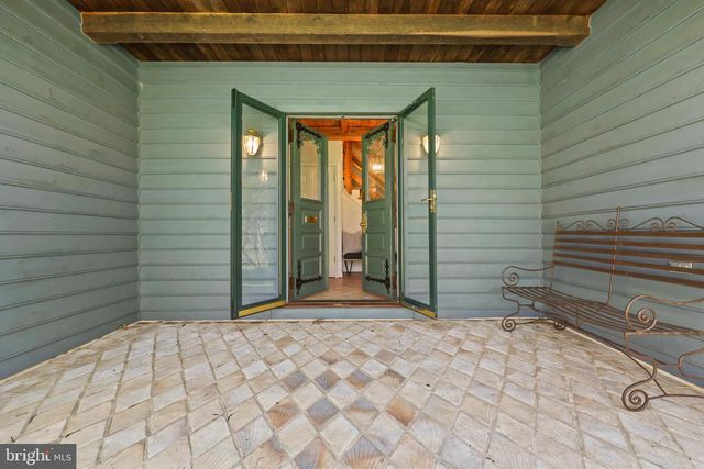 16633 WOODCHASE LN, Round Hill, VA 20141