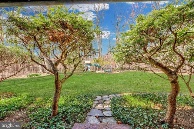 16633 WOODCHASE LN, Round Hill, VA 20141