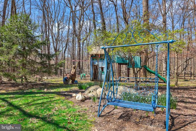 16633 WOODCHASE LN, Round Hill, VA 20141