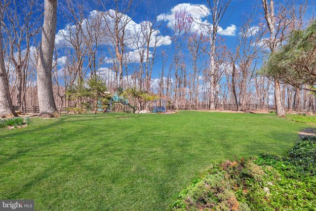 16633 WOODCHASE LN, Round Hill, VA 20141