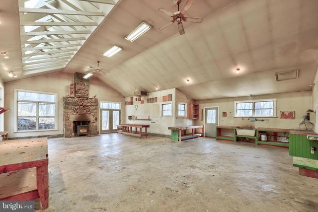 16633 WOODCHASE LN, Round Hill, VA 20141
