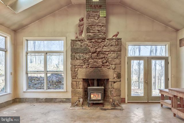 16633 WOODCHASE LN, Round Hill, VA 20141