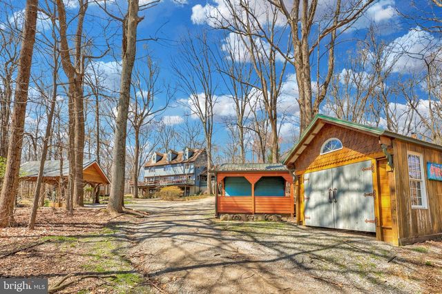 16633 WOODCHASE LN, Round Hill, VA 20141