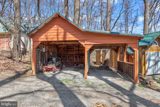 16633 WOODCHASE LN, Round Hill, VA 20141