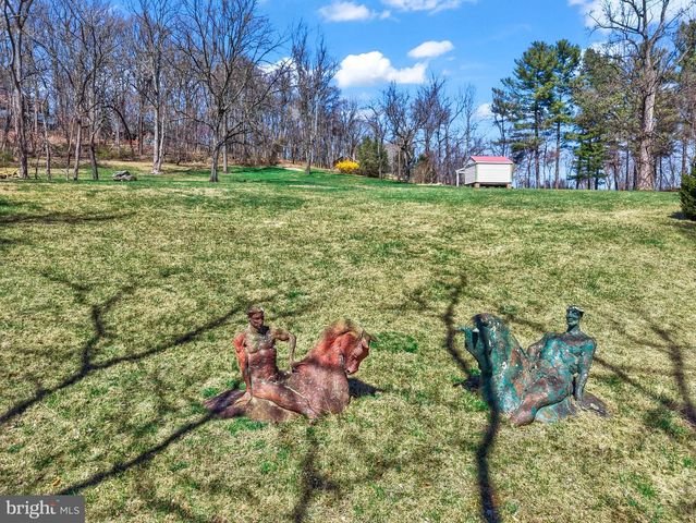 16633 WOODCHASE LN, Round Hill, VA 20141