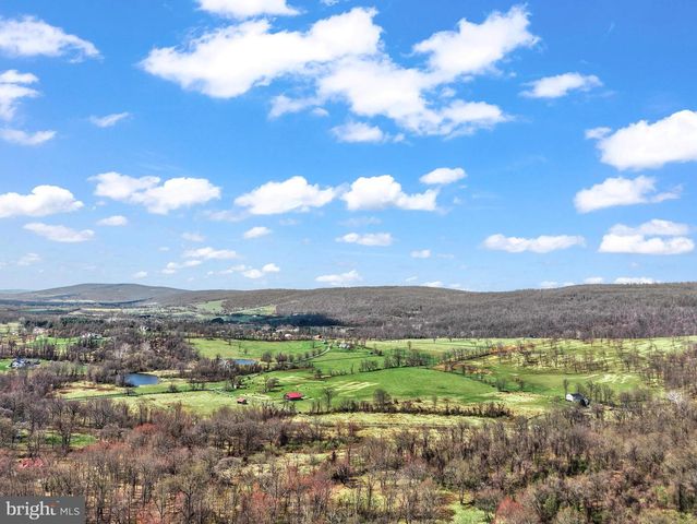 16633 WOODCHASE LN, Round Hill, VA 20141