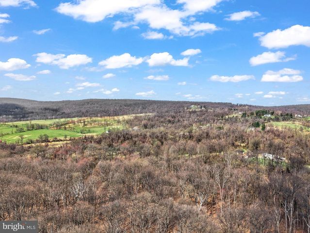 16633 WOODCHASE LN, Round Hill, VA 20141