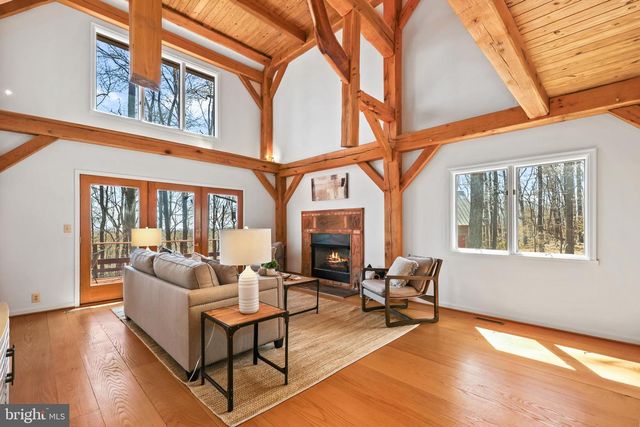 16633 WOODCHASE LN, Round Hill, VA 20141
