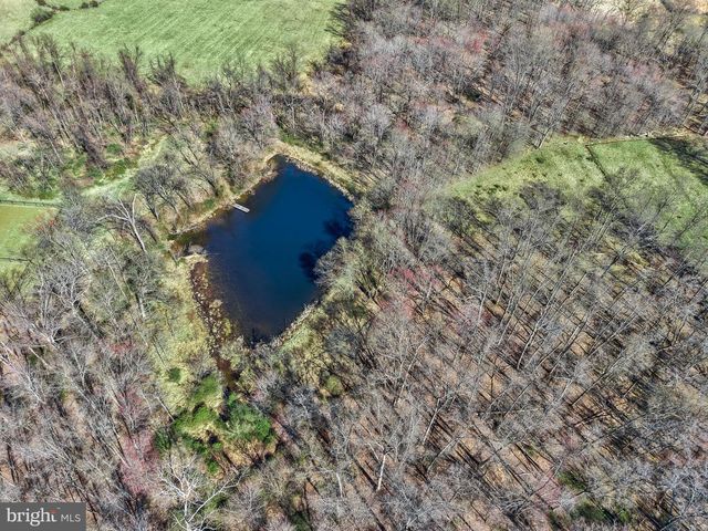 16633 WOODCHASE LN, Round Hill, VA 20141