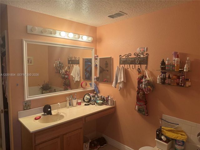 402 SE Crosspoint Dr, Port St. Lucie, FL 34983