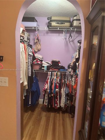 402 SE Crosspoint Dr, Port St. Lucie, FL 34983