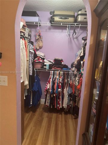 402 SE Crosspoint Dr, Port St. Lucie, FL 34983