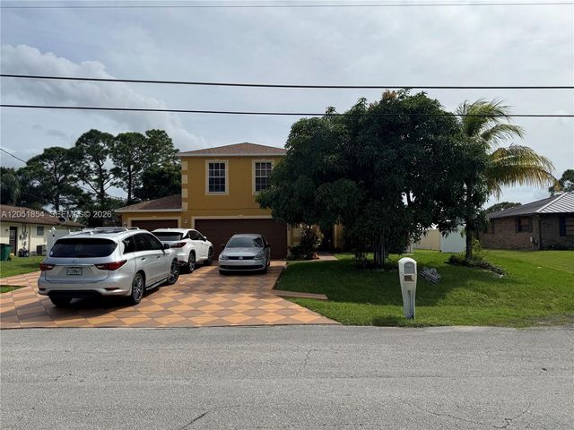 402 SE Crosspoint Dr, Port St. Lucie, FL 34983