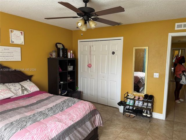 402 SE Crosspoint Dr, Port St. Lucie, FL 34983