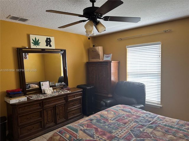 402 SE Crosspoint Dr, Port St. Lucie, FL 34983