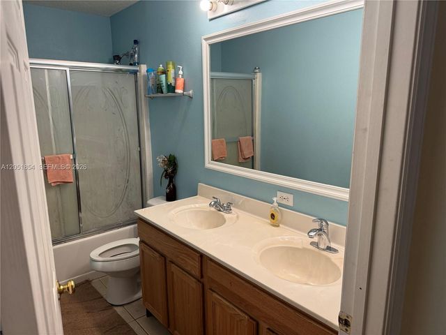 402 SE Crosspoint Dr, Port St. Lucie, FL 34983