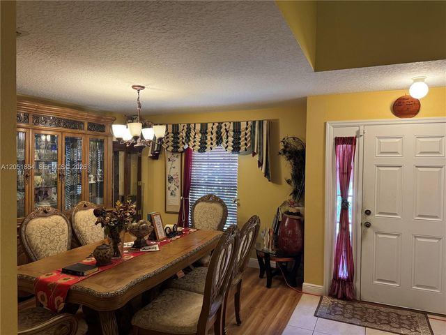 402 SE Crosspoint Dr, Port St. Lucie, FL 34983