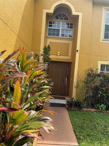 402 SE Crosspoint Dr, Port St. Lucie, FL 34983