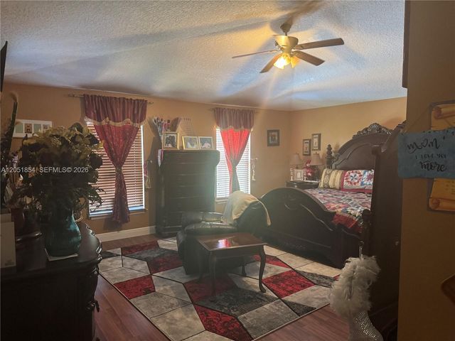 402 SE Crosspoint Dr, Port St. Lucie, FL 34983
