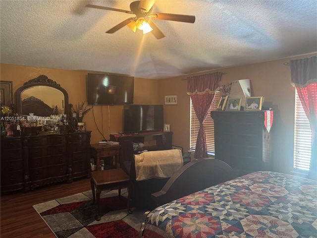 402 SE Crosspoint Dr, Port St. Lucie, FL 34983