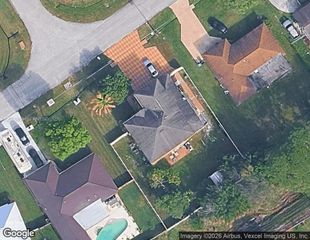 402 SE Crosspoint Dr, Port St. Lucie, FL 34983