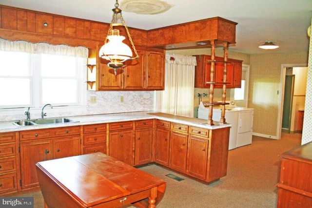 1422 LANCASTER RD, Manheim, PA 17545