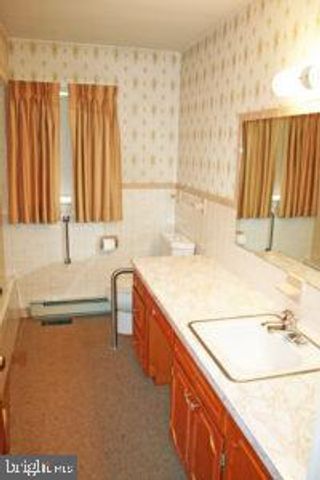 1422 LANCASTER RD, Manheim, PA 17545
