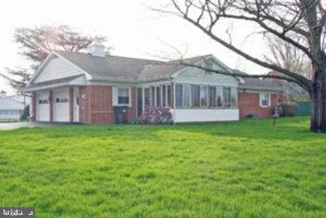 1422 LANCASTER RD, Manheim, PA 17545