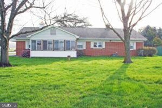 1422 LANCASTER RD, Manheim, PA 17545