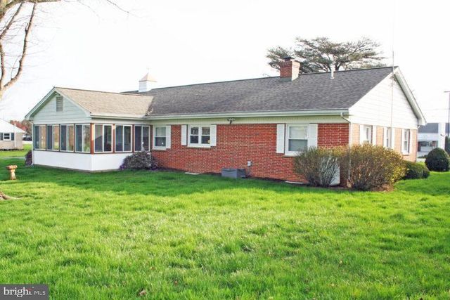 1422 LANCASTER RD, Manheim, PA 17545