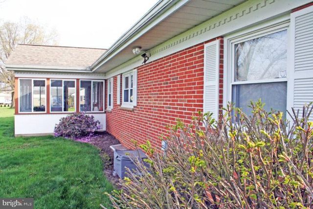 1422 LANCASTER RD, Manheim, PA 17545