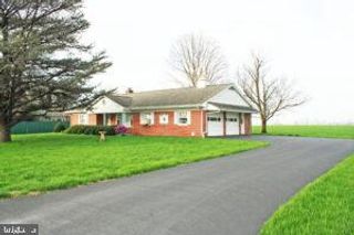 1422 LANCASTER RD, Manheim, PA 17545