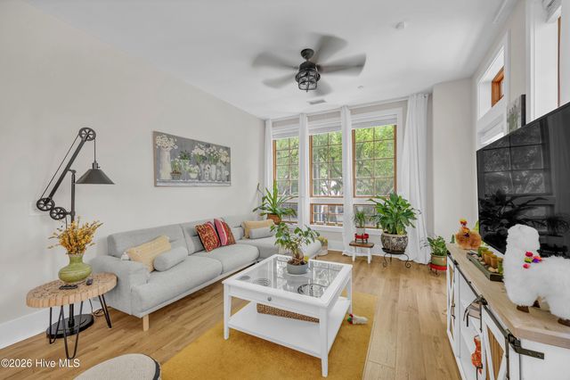 801 N 4th Street Apt 206, Wilmington, NC 28401