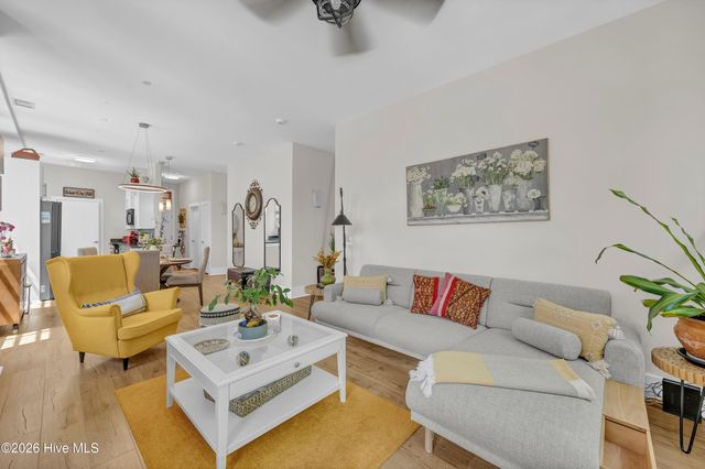 801 N 4th Street Apt 206, Wilmington, NC 28401