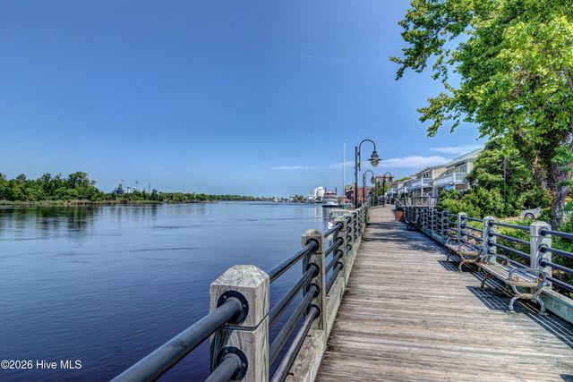801 N 4th Street Apt 206, Wilmington, NC 28401