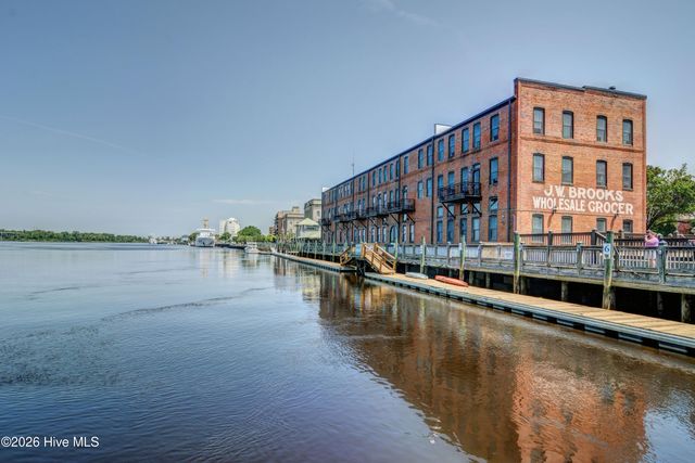 801 N 4th Street Apt 206, Wilmington, NC 28401
