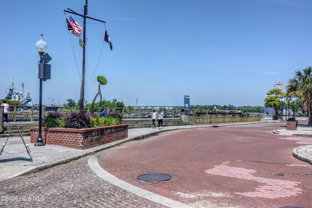 801 N 4th Street Apt 206, Wilmington, NC 28401
