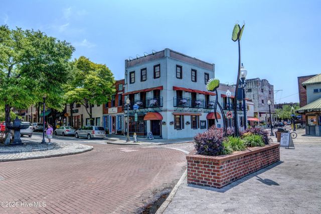 801 N 4th Street Apt 206, Wilmington, NC 28401