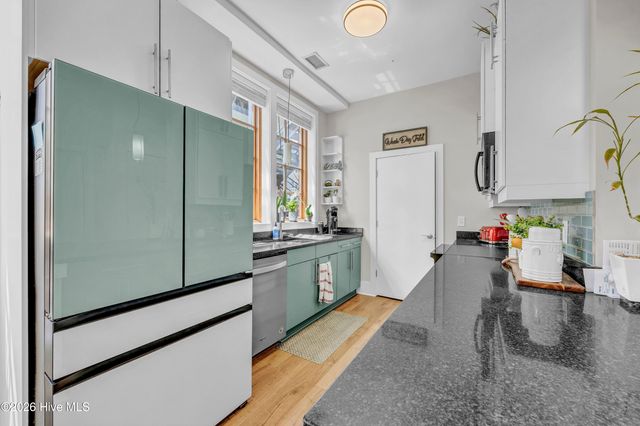 801 N 4th Street Apt 206, Wilmington, NC 28401