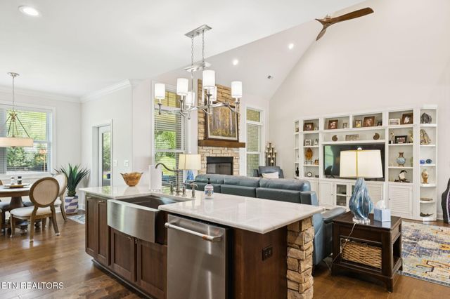 854 Kennesaw Lane, Lenoir City, TN 37771