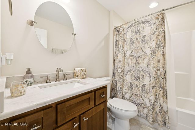 854 Kennesaw Lane, Lenoir City, TN 37771