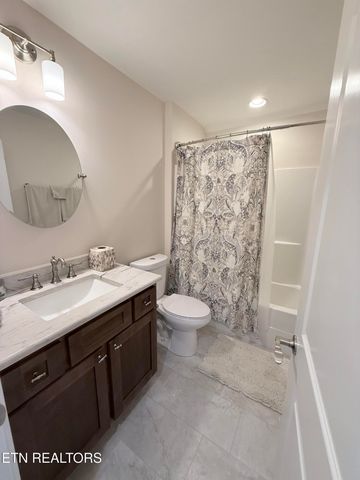 854 Kennesaw Lane, Lenoir City, TN 37771